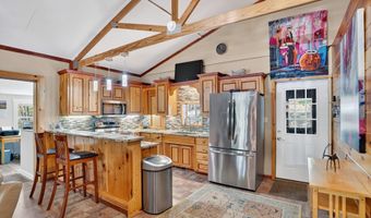 1026 Captain Ave, Aurora, MO 65605