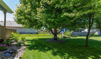 1006 SE Peterson Dr, Ankeny, IA 50021