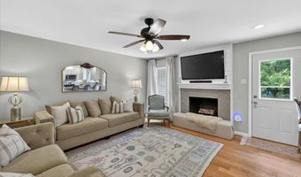 706 Clayworth Dr, Ballwin, MO 63011