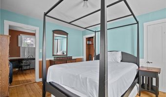 26 Perry St 1, Newport, RI 02840
