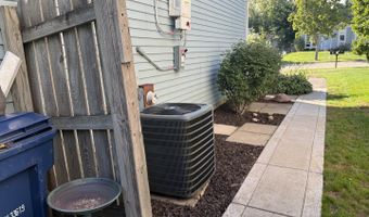 1525 Teri Ln, Algonquin, IL 60102