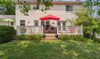278 Oakleigh Woods Dr, Ballwin, MO 63011