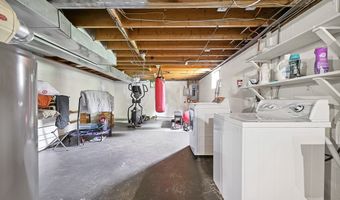 1527 Glenking Ln, Alliance, OH 44601