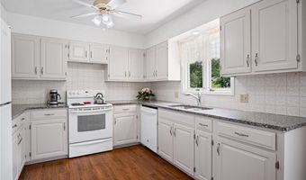 108 Westside Dr, Atchison, KS 66002