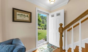 110 Commerce Rd, Barnstable, MA 02630