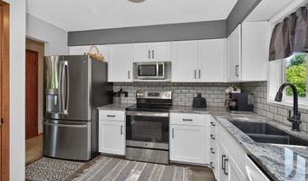 1201 SE Michael Dr, Ankeny, IA 50021