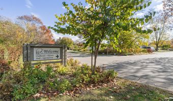 624 Peninsula Ct, Ann Arbor, MI 48105