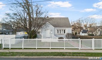948 Wayne St, Bridgeport, CT 06606