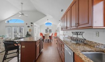 273 7th St, Avalon, NJ 08202