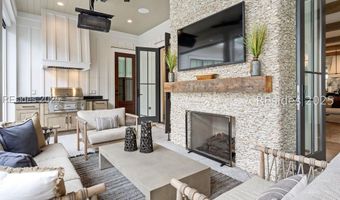 31 Hunting Lodge Rd, Bluffton, SC 29910