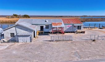 323 Water St, Apalachicola, FL 32320
