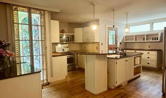 157 Pine St, Brattleboro, VT 05301