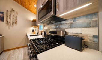 42981 N LAKE Ave, Antioch, IL 60002
