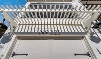221 Highland Dr, Aptos, CA 95003