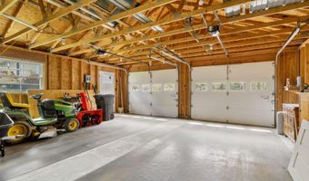 569 Benton Rd, Albion, ME 04910