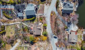 1046 Lakeside Dr E, Alloway, NJ 07422