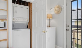 64 Burnside Ave, Narragansett, RI 02882