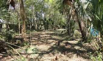 257 7th St, Apalachicola, FL 32320