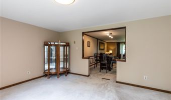 315 Randwood Dr, Amherst, NY 14221