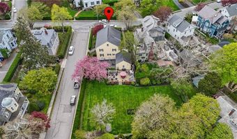 60 Ayrault St, Newport, RI 02840