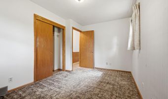 4002 7th Ave, Anoka, MN 55303