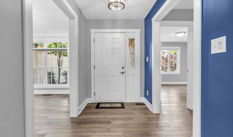 6686 Woodcrest Dr, Avon, IN 46123