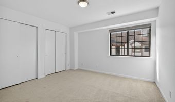 6017- F CURTIER Dr F, Alexandria, VA 22310