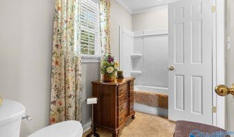 106 Collier Dr, Albertville, AL 35951