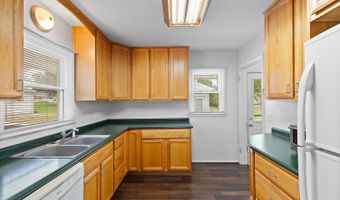 160 Canterbury St, Adrian, MI 49221
