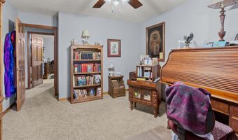 2007 Oakridge Dr, Ava, MO 65608
