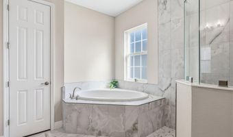 5254 WOLF CREEK Dr, Apollo Beach, FL 33572