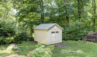 12 School House Hl, Burlington, CT 06013