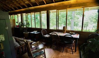 759 Young's Corners Rd, Amsterdam, NY 12010
