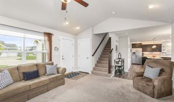 1605 2nd St NW, Altoona, IA 50009