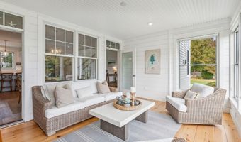 239 A Foreside Rd, Falmouth, ME 04105