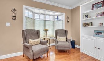 62 Netherwood Dr, Albertson, NY 11507