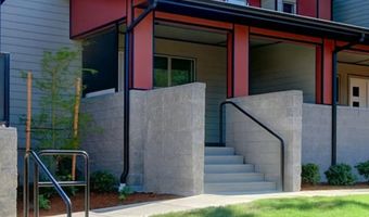 65 S Mountain Ave, Ashland, OR 97520