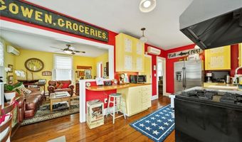 43 Poplar St, Newport, RI 02840
