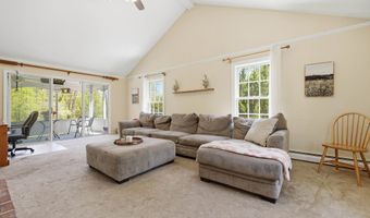 17 Wolfpits Rd, Bethel, CT 06801