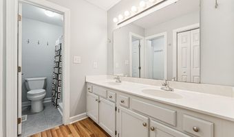 148 Sanair Ct, Apex, NC 27502
