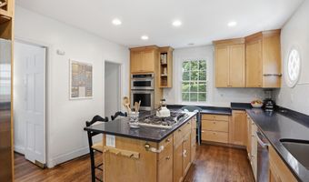 2316 N STAFFORD St, Arlington, VA 22207