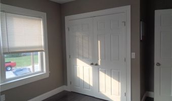 176 Vernon St, Warwick, RI 02889