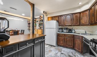 100 Dundee Ct, Aberdeen, NJ 07747