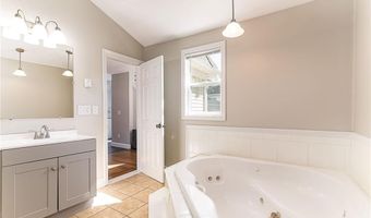 97 Williams Ave, East Providence, RI 02914