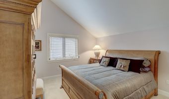 4744 34TH St N, Arlington, VA 22207