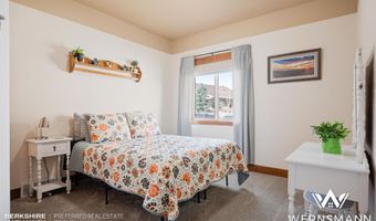 5233 Henning Loop, Casper, WY 82609