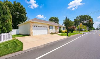 92 Birch St, Beachwood, NJ 08722