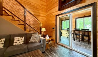 8 Breezy Knoll Ln, Baileyville, ME 04694
