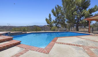 13620 Pales Rd, Agua Dulce, CA 91390