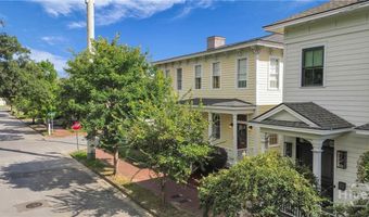 221 E 32nd St, Savannah, GA 31401